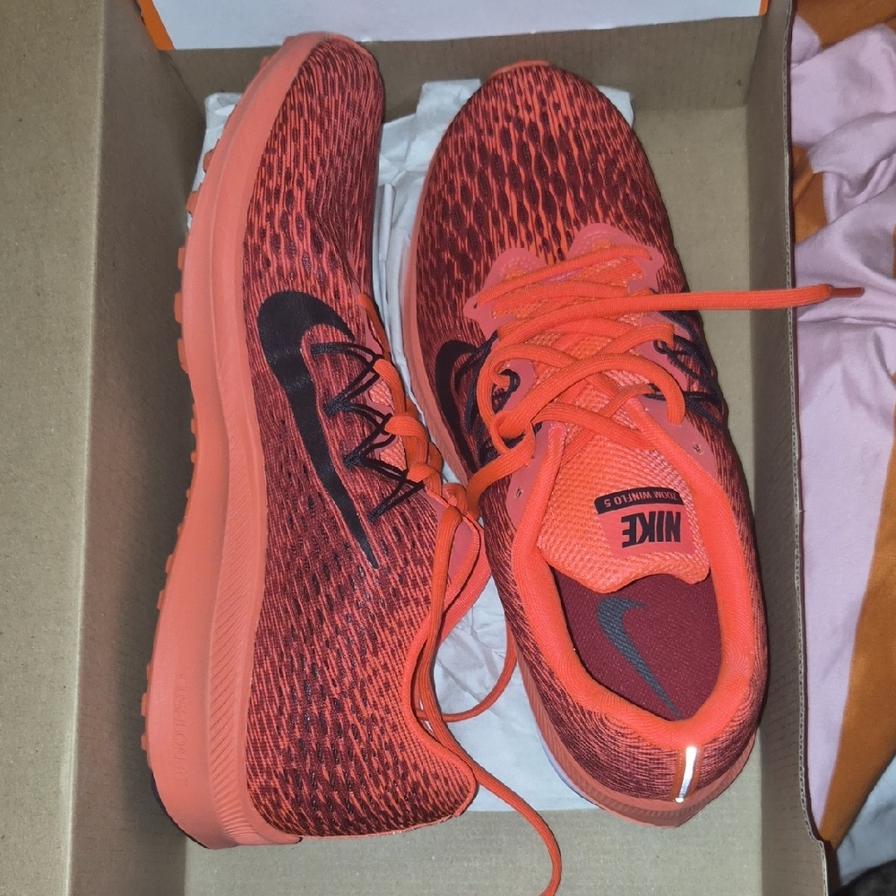Nike Zoom WINFLO 5 Orange Athletic Sneakers- Mens